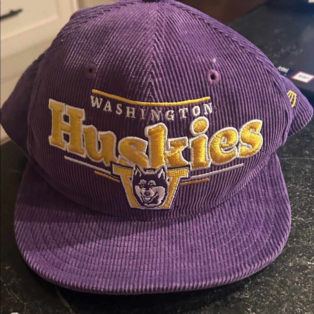 New Era Washington Huskies Purple Hat